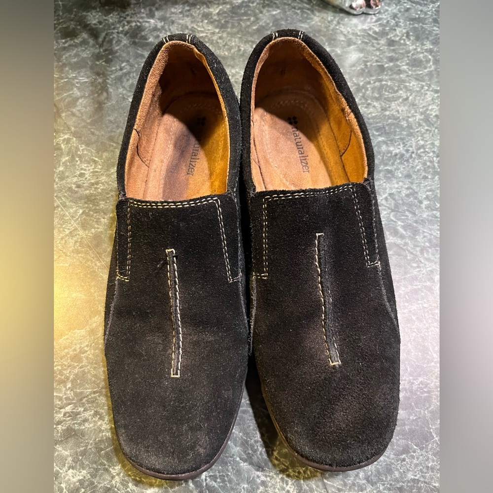 Naturalizer Women’s Fadrina Black Suede Loafers